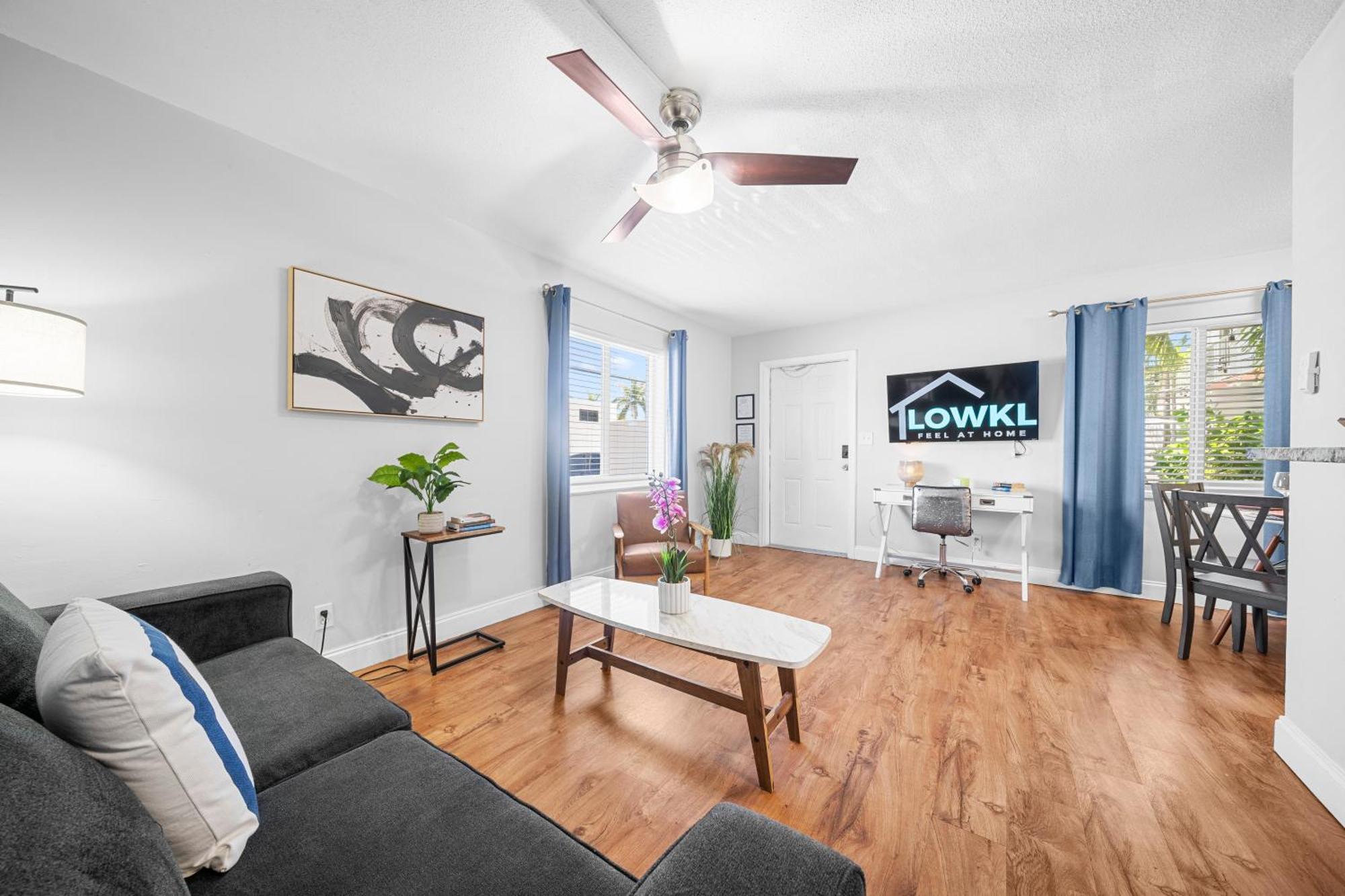 The Victor Apartments By Lowkl Fort Lauderdale Room photo